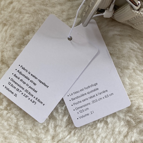 ❤️ Lululemon Crossbody Camera Bag 2L in White Opal NWT - Picture 3 of 9